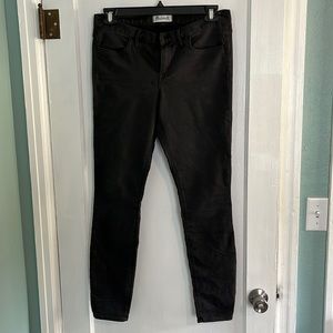 Black skinny jeans.